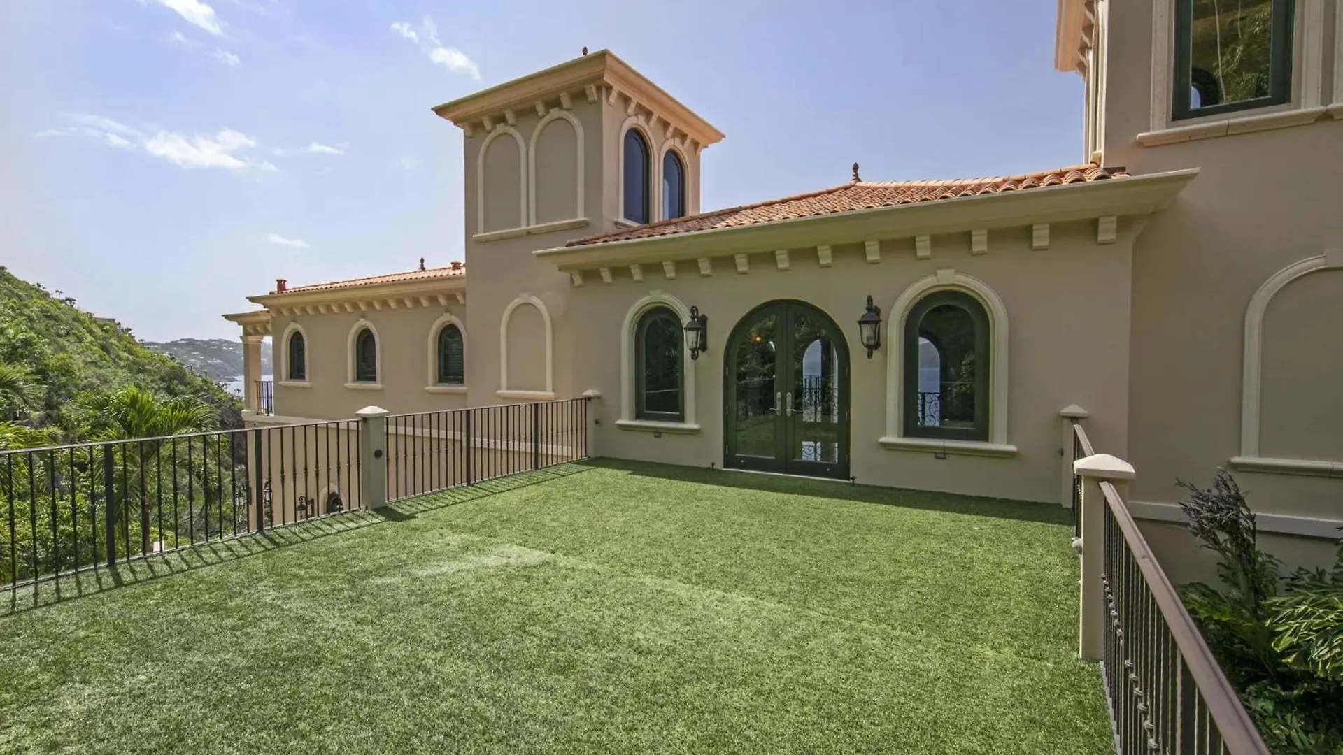 Villa Azure Bloom Apartamento